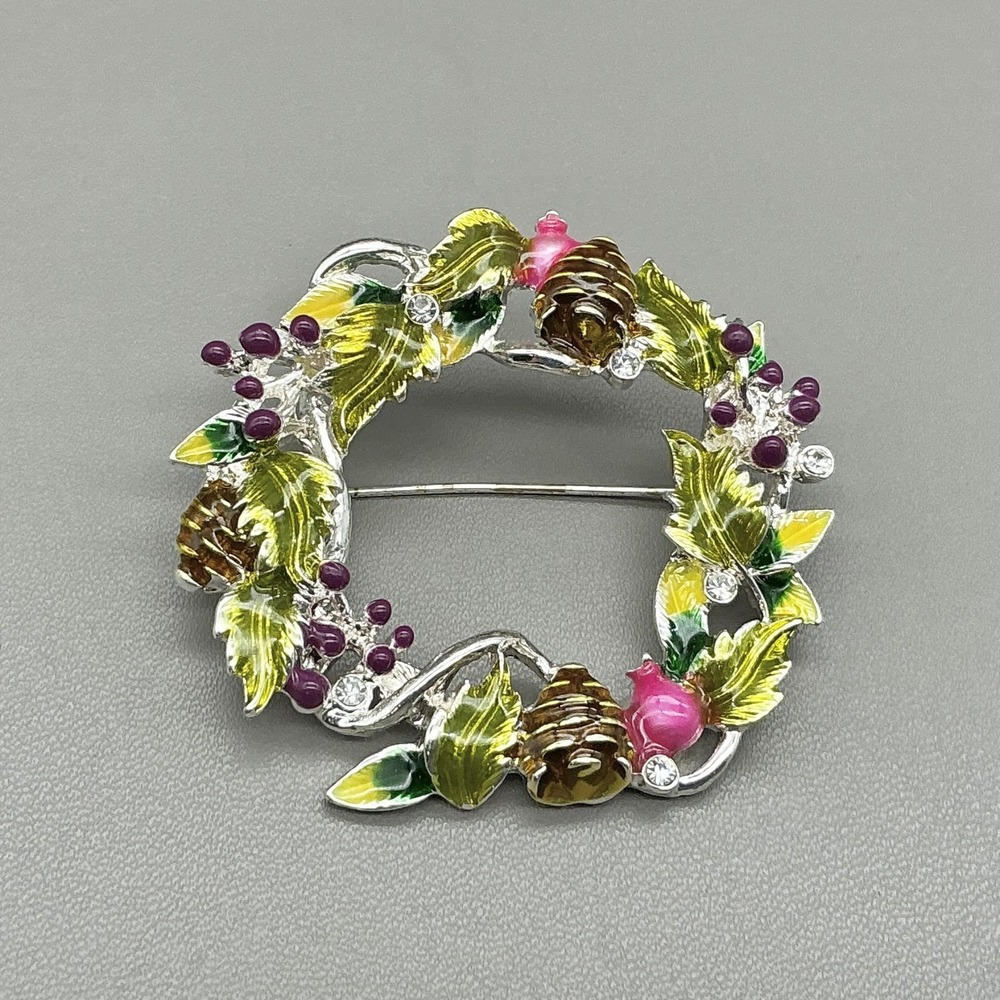 Napier‎ Enamel Wreath Brooch Pin Pinecones Berries Rhinestone Multicolor 2"